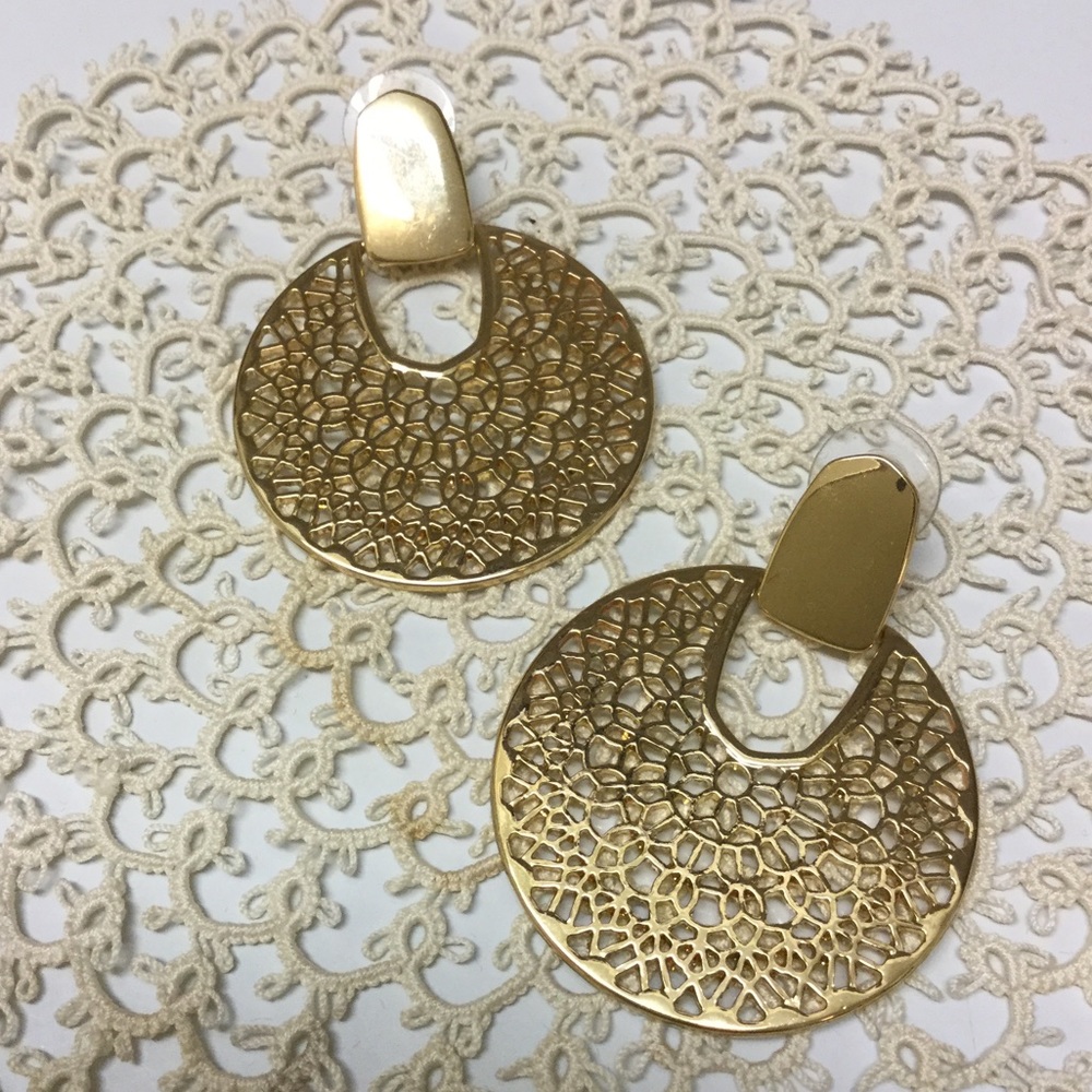 🌸NWOT! Gold Filagree Earrings